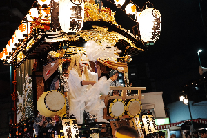 0451川越まつりの踊り手の写真