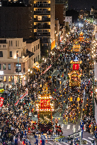 0452川越の街を練り渡るの写真