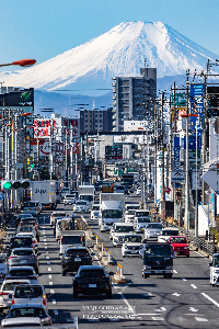 川越市内から見る富士山の写真