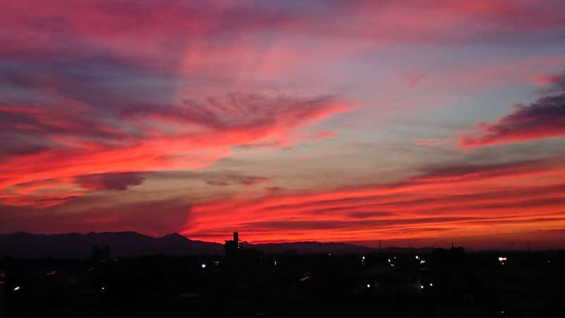 0145夕焼けと秩父の山々の稜線