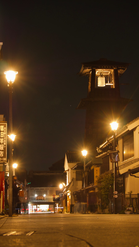 0283時代劇の夜のシーンの様な鐘つき通り