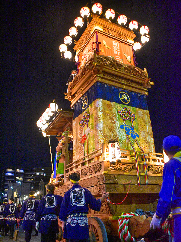 0443山車がめぐる夜の写真