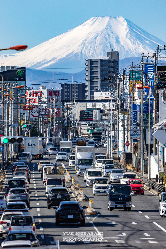 川越市内から見る富士山の写真